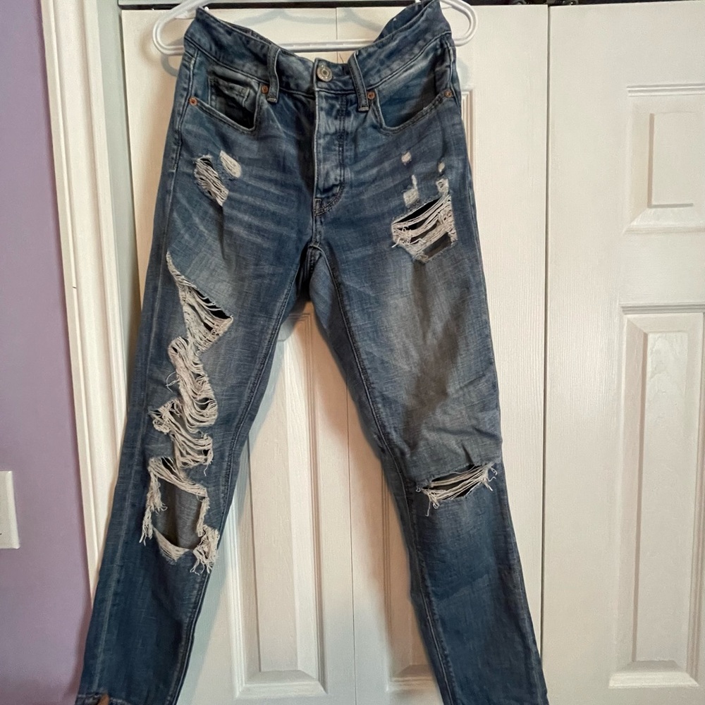 American eagle distressed boyfriend jeans